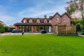 HIDDEN GEM! LUXURY 5 BED NEAR WARNER BROS STUDIOS